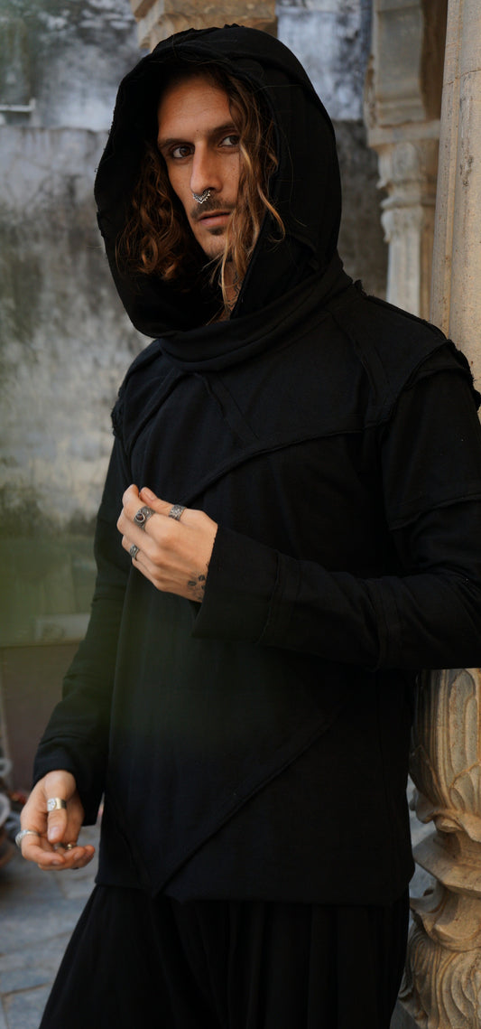 Vaastavik Sweater Black